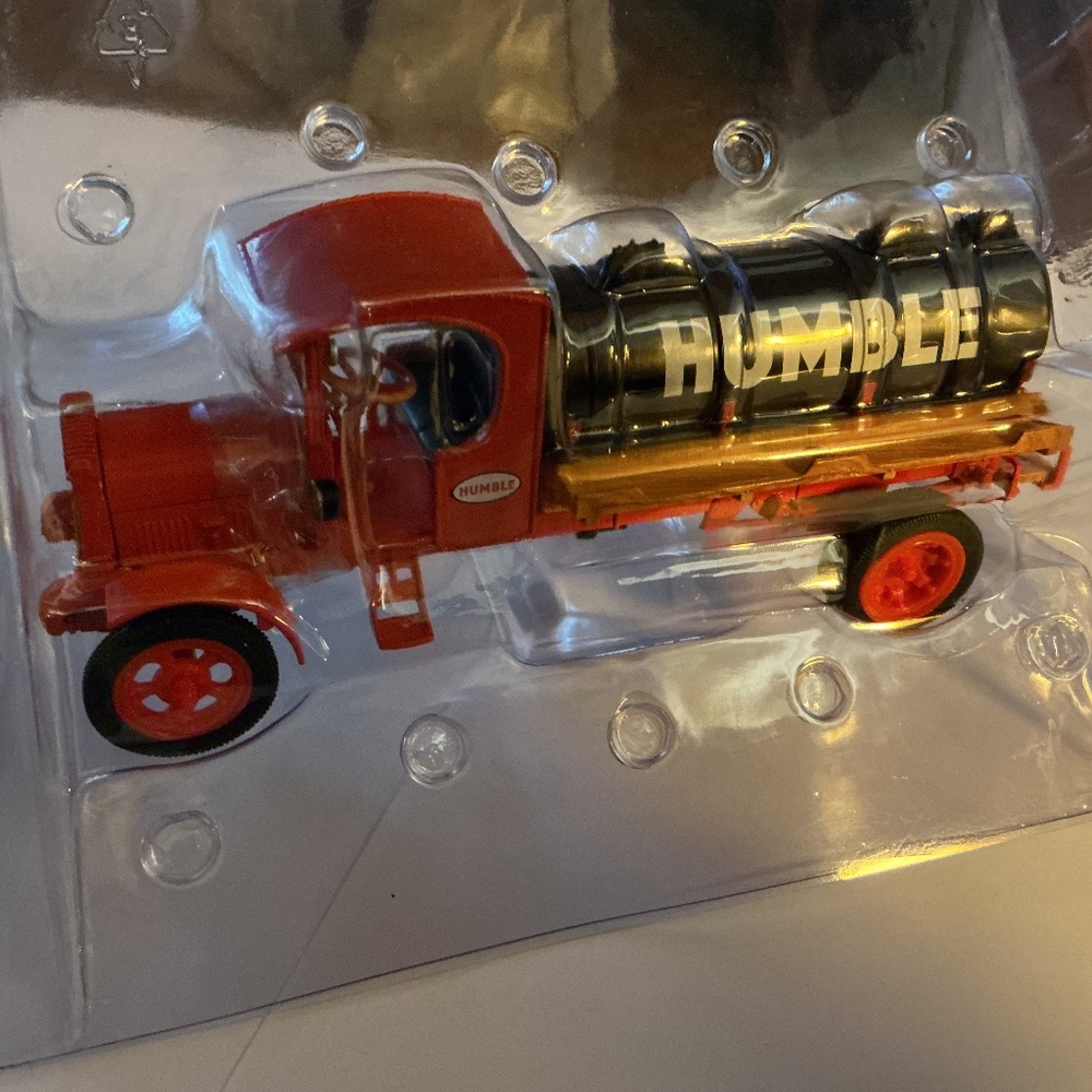 Humble Die-Cast Oil Tanker Truck with Box